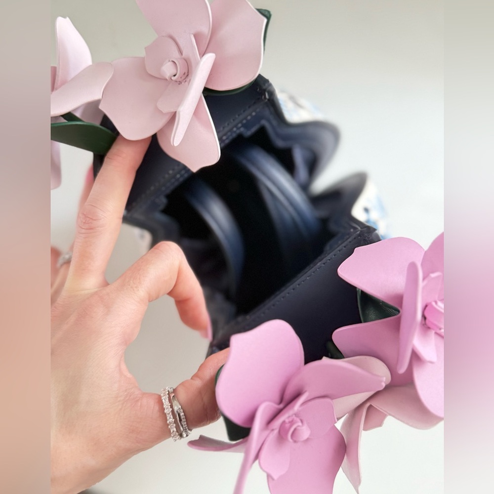 🥂SOLD🥂 Kate Spade Perfect Plume 3D Flower Vase Crossbody Bag Floral Purse NWT - Picture 5 of 11